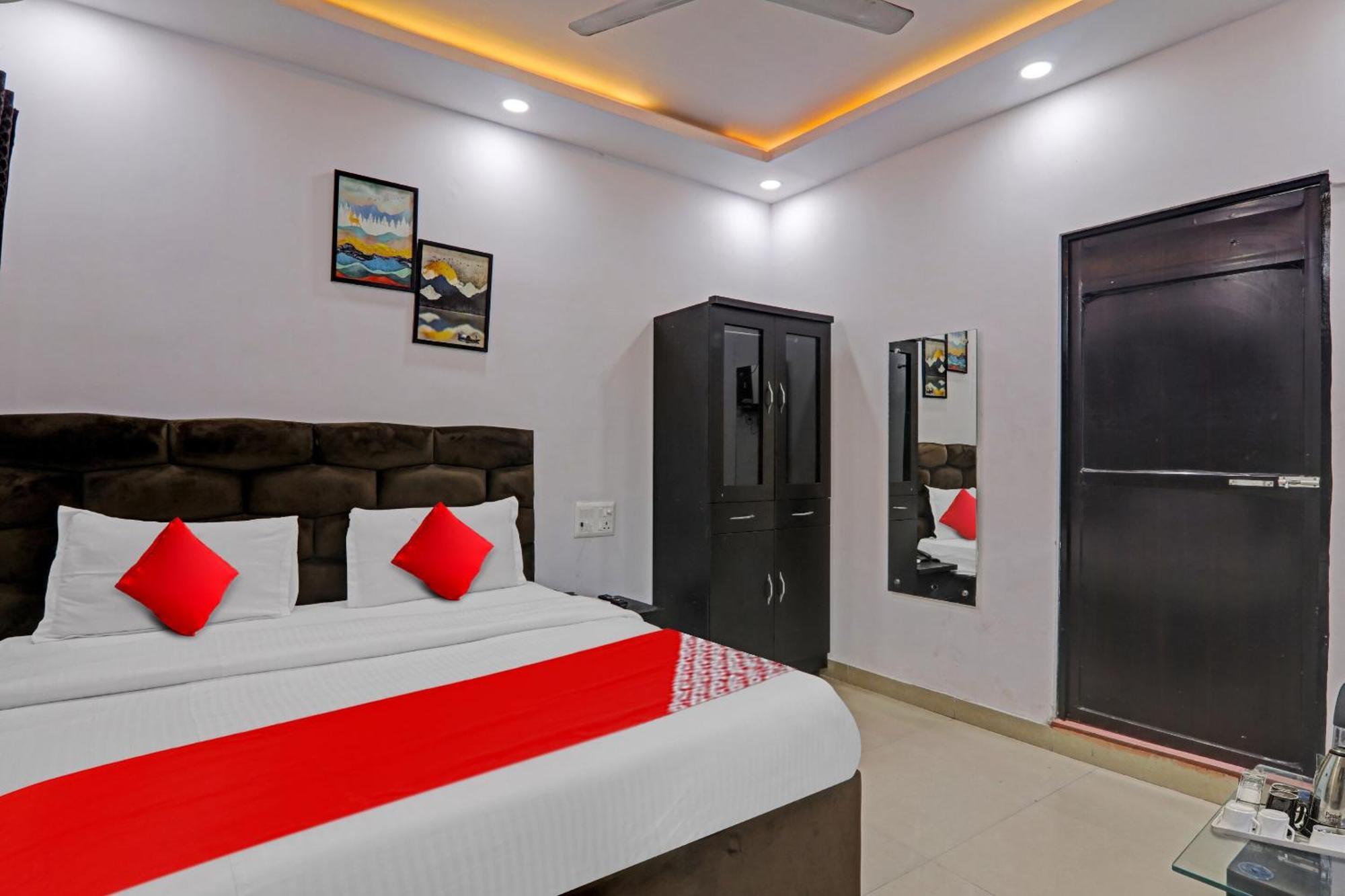 Oyo Flagship 81064 Chaudhary In Hotell Gorakhpur Eksteriør bilde